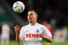 鸭脖-太狠了！曼城转会期强势反弹，纽卡斯尔迎里程碑，勒沃库森造点破局